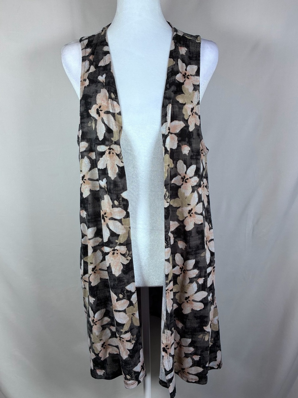 Cato Est. 1946 Women’s Floral Open-Front Long Sleeveless Vest - XL
